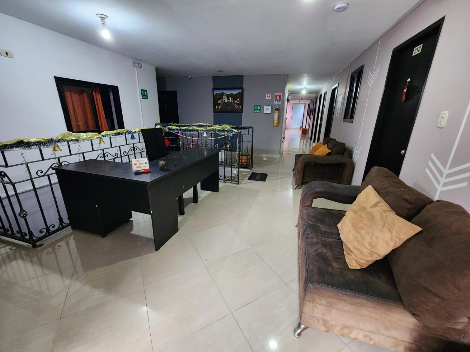 Hotel Laureles *