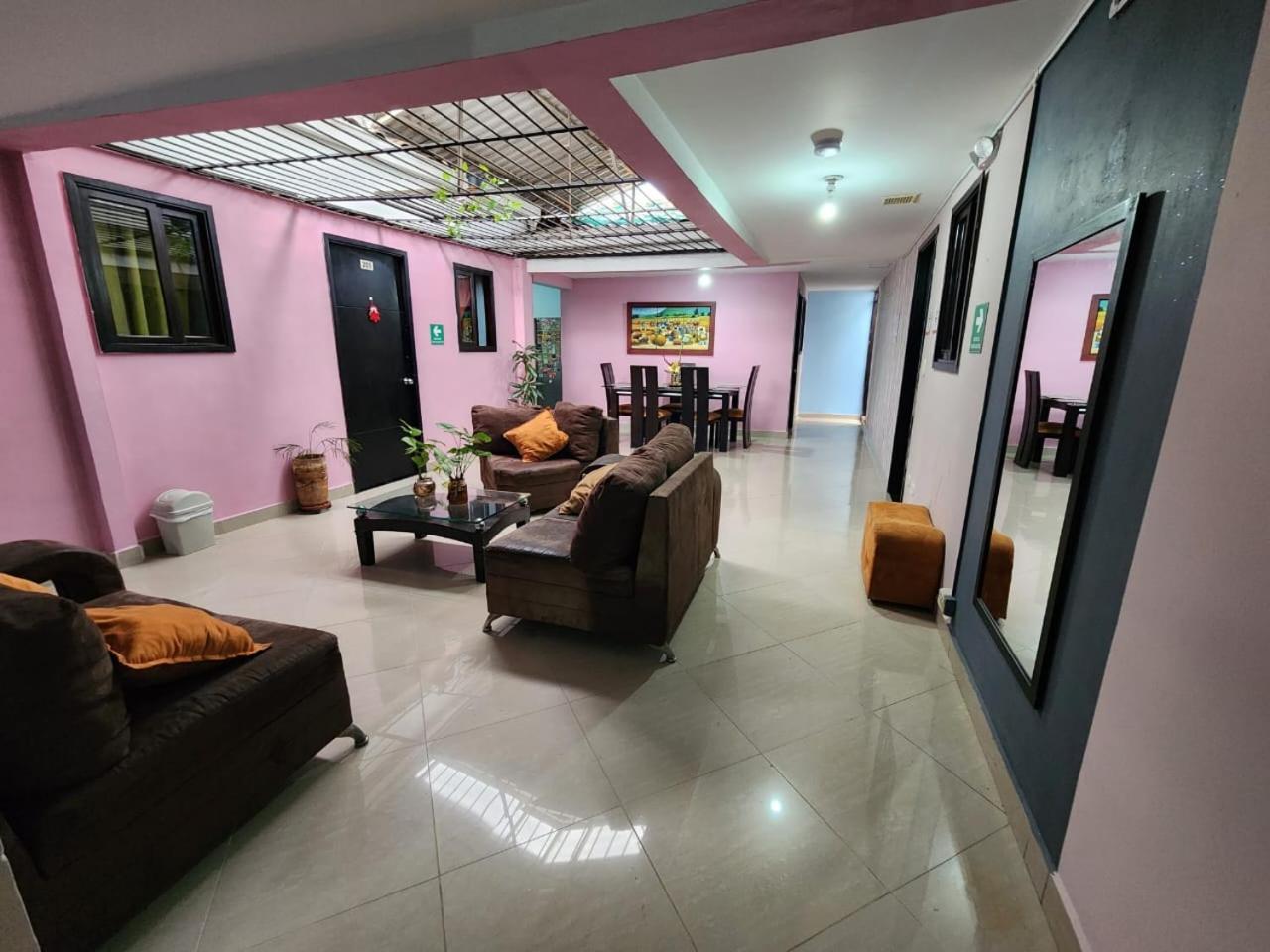 Hotel Laureles *