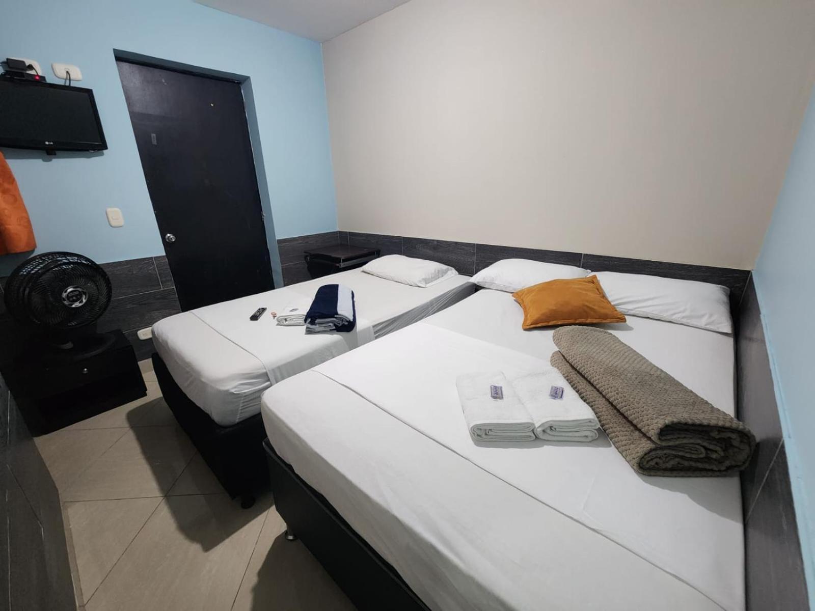 Laureles Hotel *