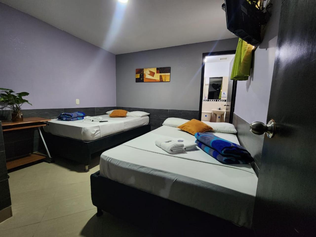 Laureles Hotel *