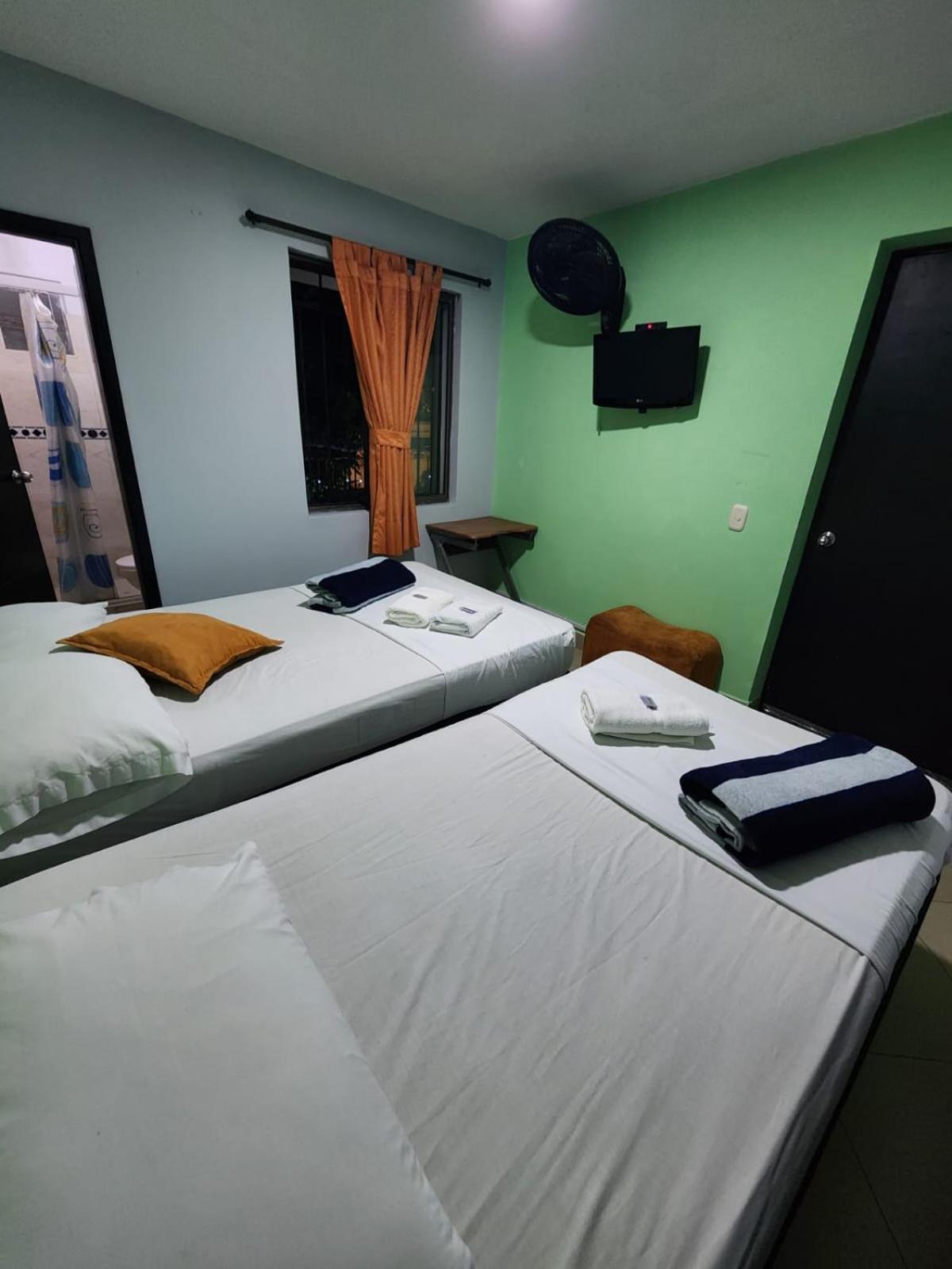 Laureles Hotel *