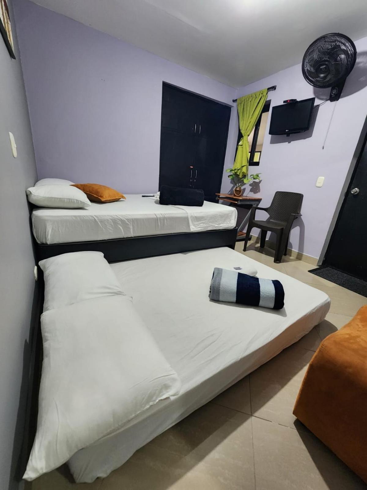 Laureles Hotel *